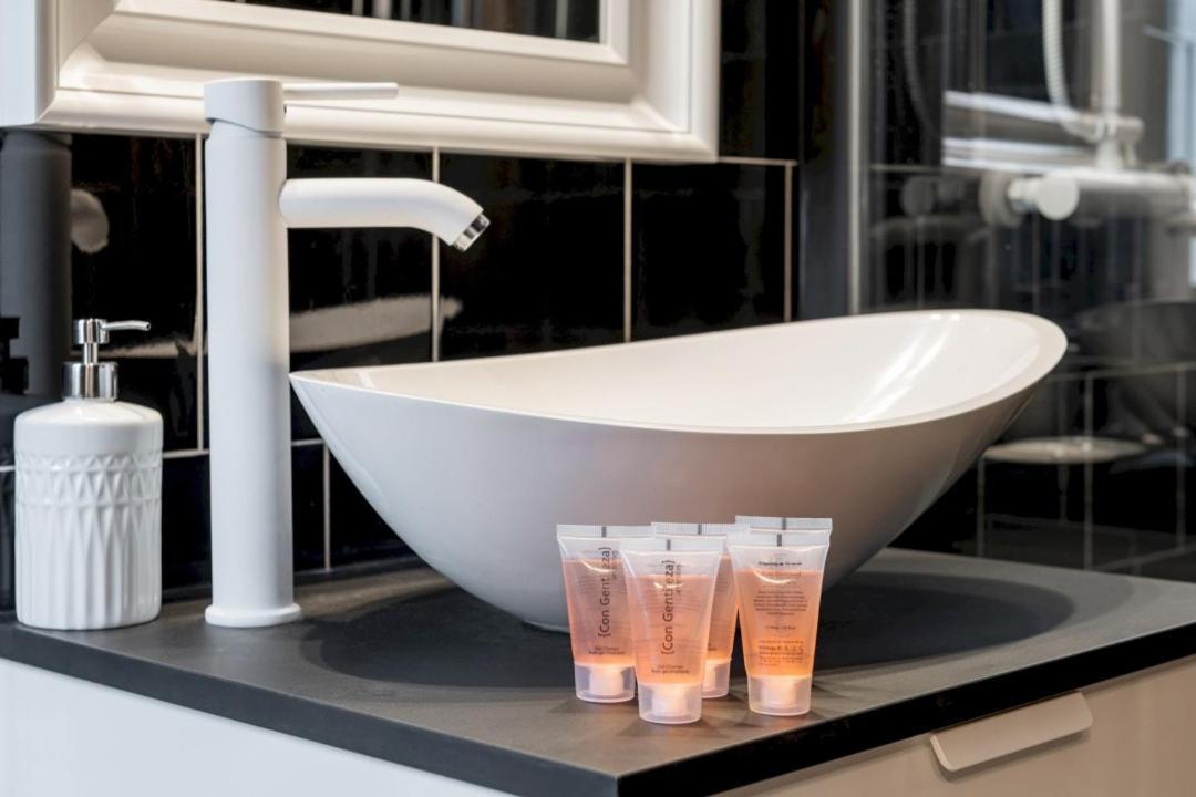 3 Bedrooms 1 Bathroom Furnished - Lavapies- Mintystay Madrid Exteriör bild