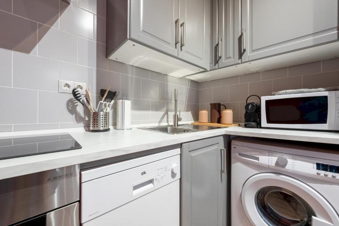 3 Bedrooms 1 Bathroom Furnished - Lavapies- Mintystay Madrid Exteriör bild